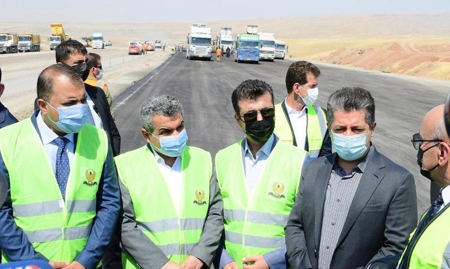 سەرۆکی حکومەتی هەرێمی کوردستان ڕێگەی خێرای هەولێر- دهۆک و شەقامی 150 مەتری شاری هەولێر بەسەر دەکاتەوە 